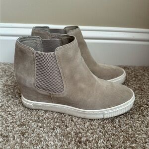 Gianni Bini booties. Size 8 Tan. Used in condition.